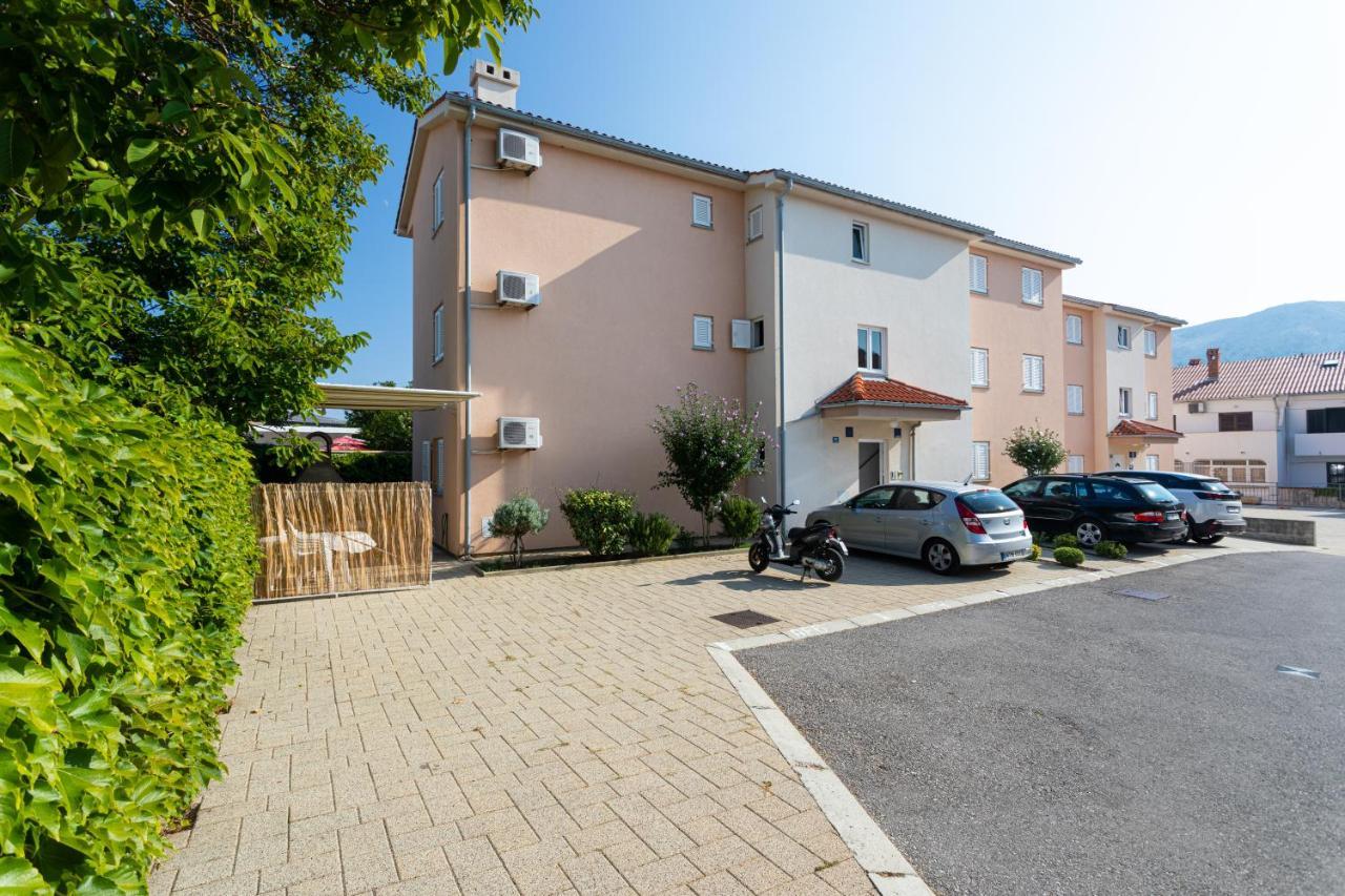 Apartments Crnekovic IV Baska  Luaran gambar