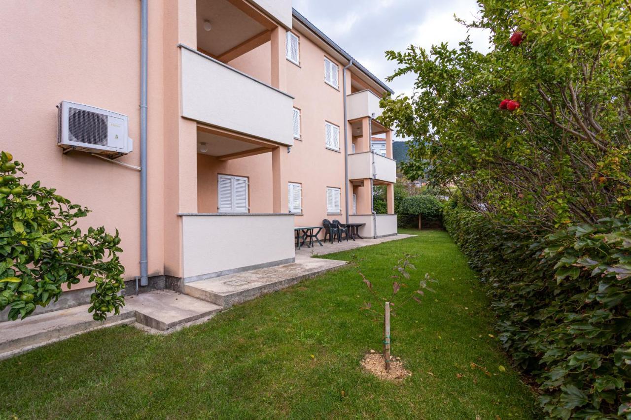 Apartments Crnekovic IV Baska  Luaran gambar