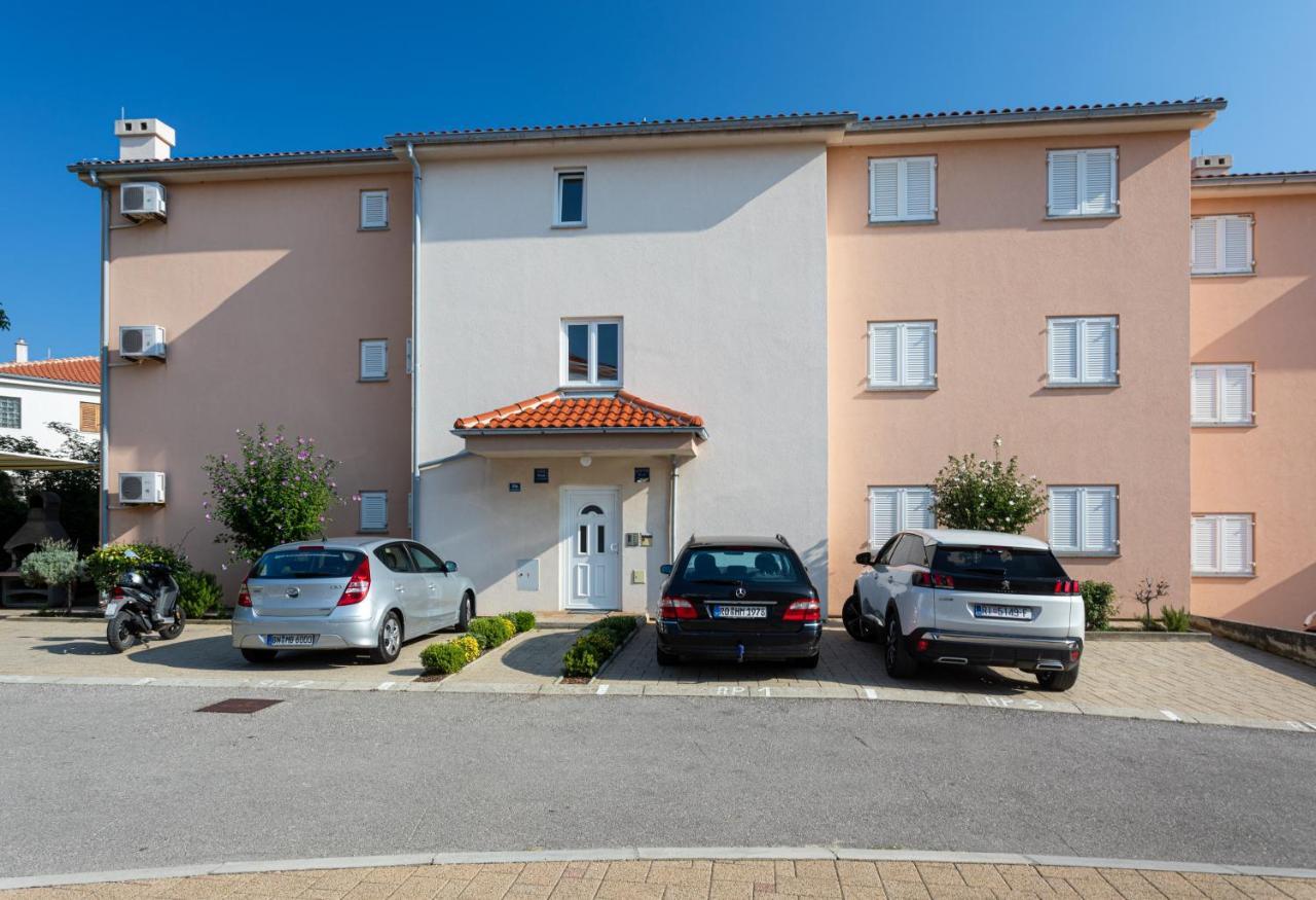 Apartments Crnekovic IV Baska  Luaran gambar