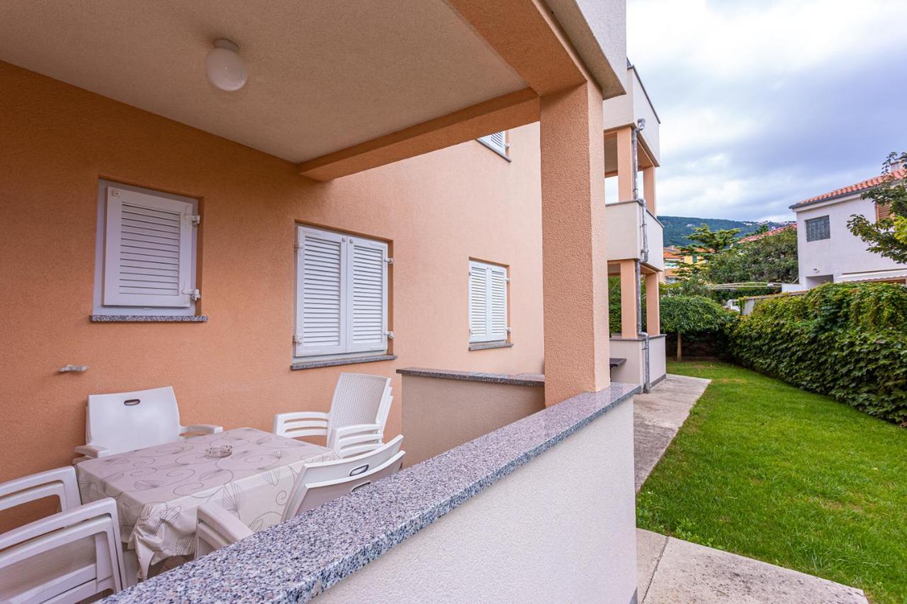 Apartments Crnekovic IV Baska  Luaran gambar